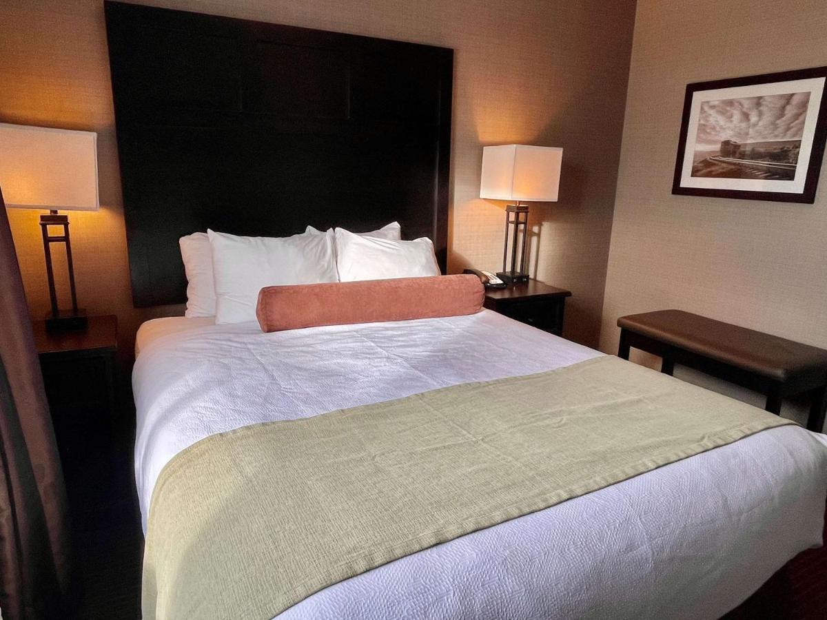 Best Western Plus Okotoks Inn & Suites Exteriér fotografie