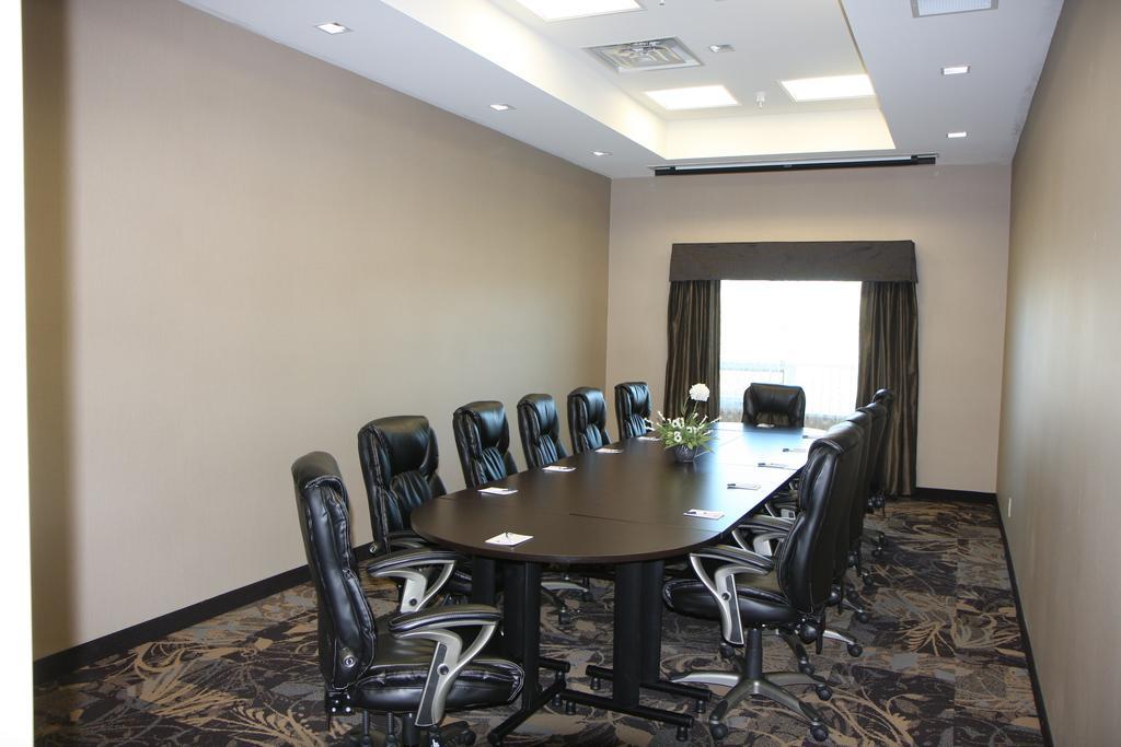 Best Western Plus Okotoks Inn & Suites Exteriér fotografie