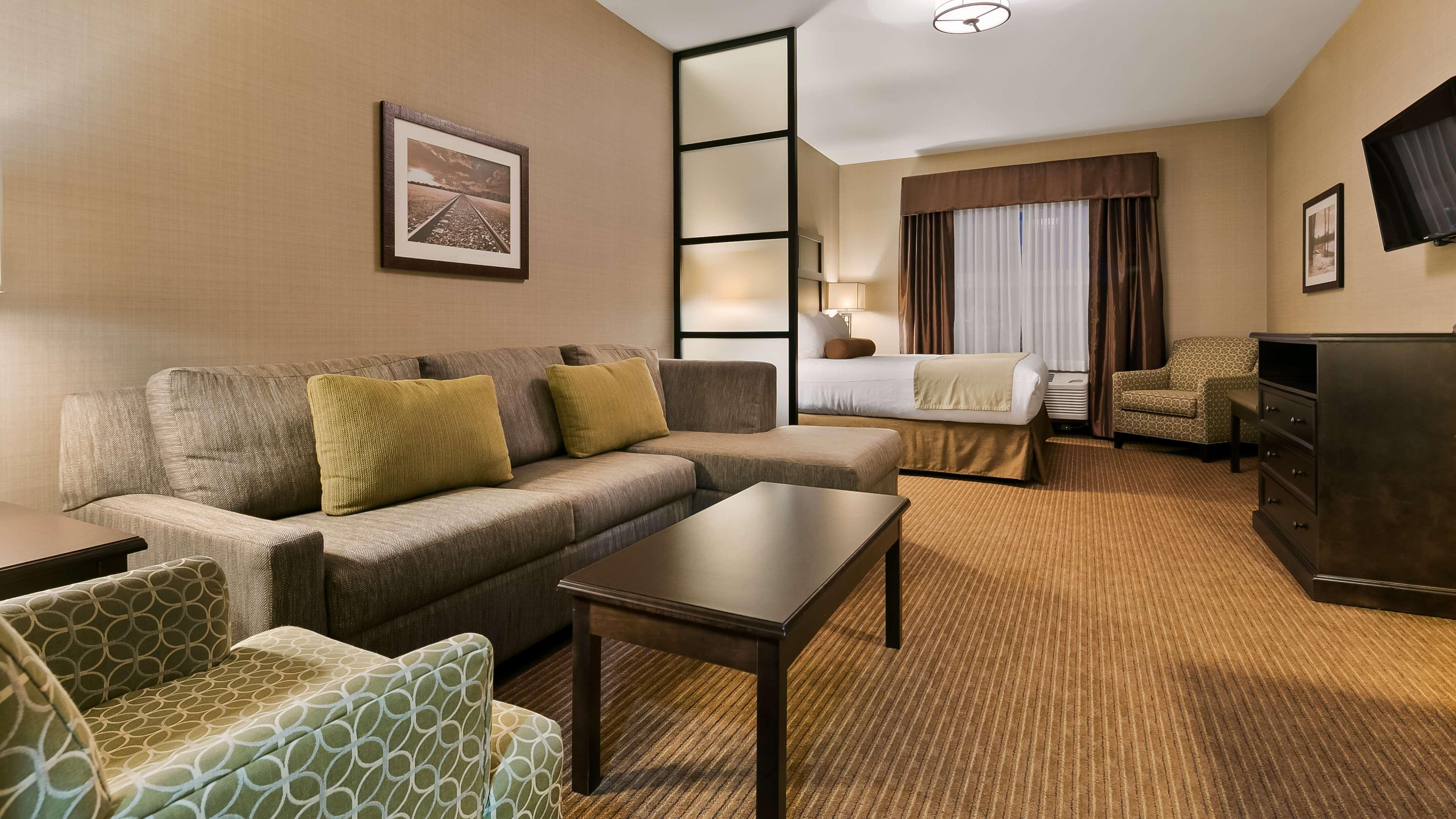 Best Western Plus Okotoks Inn & Suites Exteriér fotografie