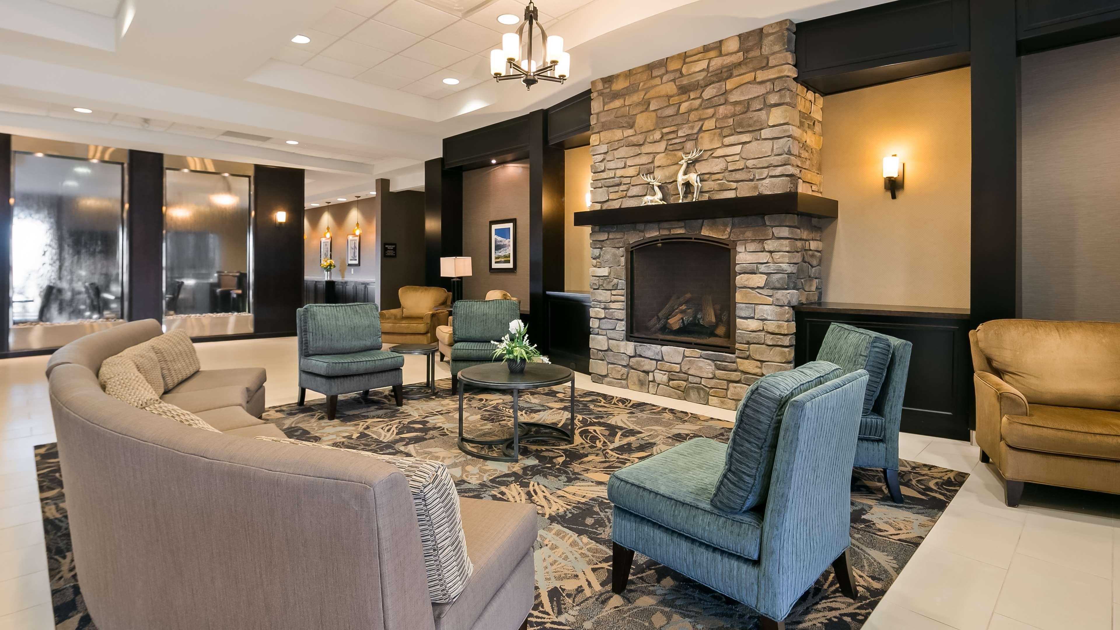 Best Western Plus Okotoks Inn & Suites Exteriér fotografie