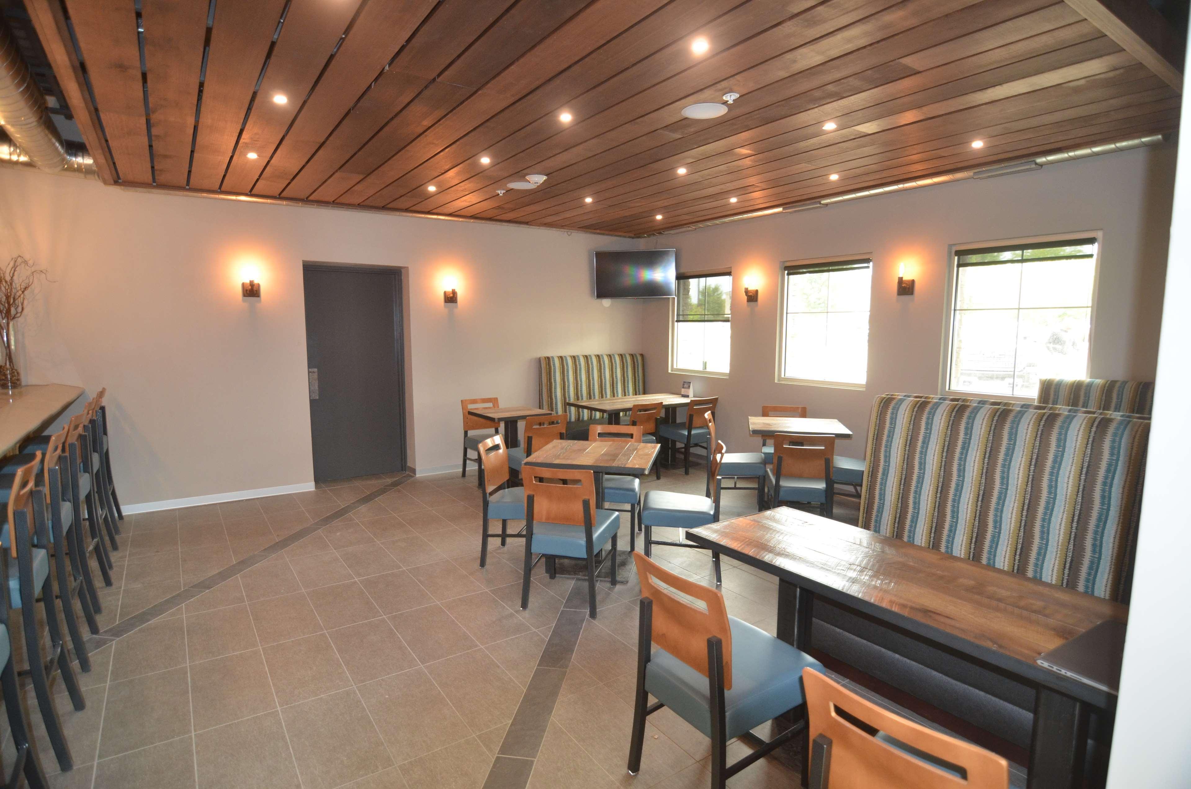 Best Western Plus Okotoks Inn & Suites Exteriér fotografie