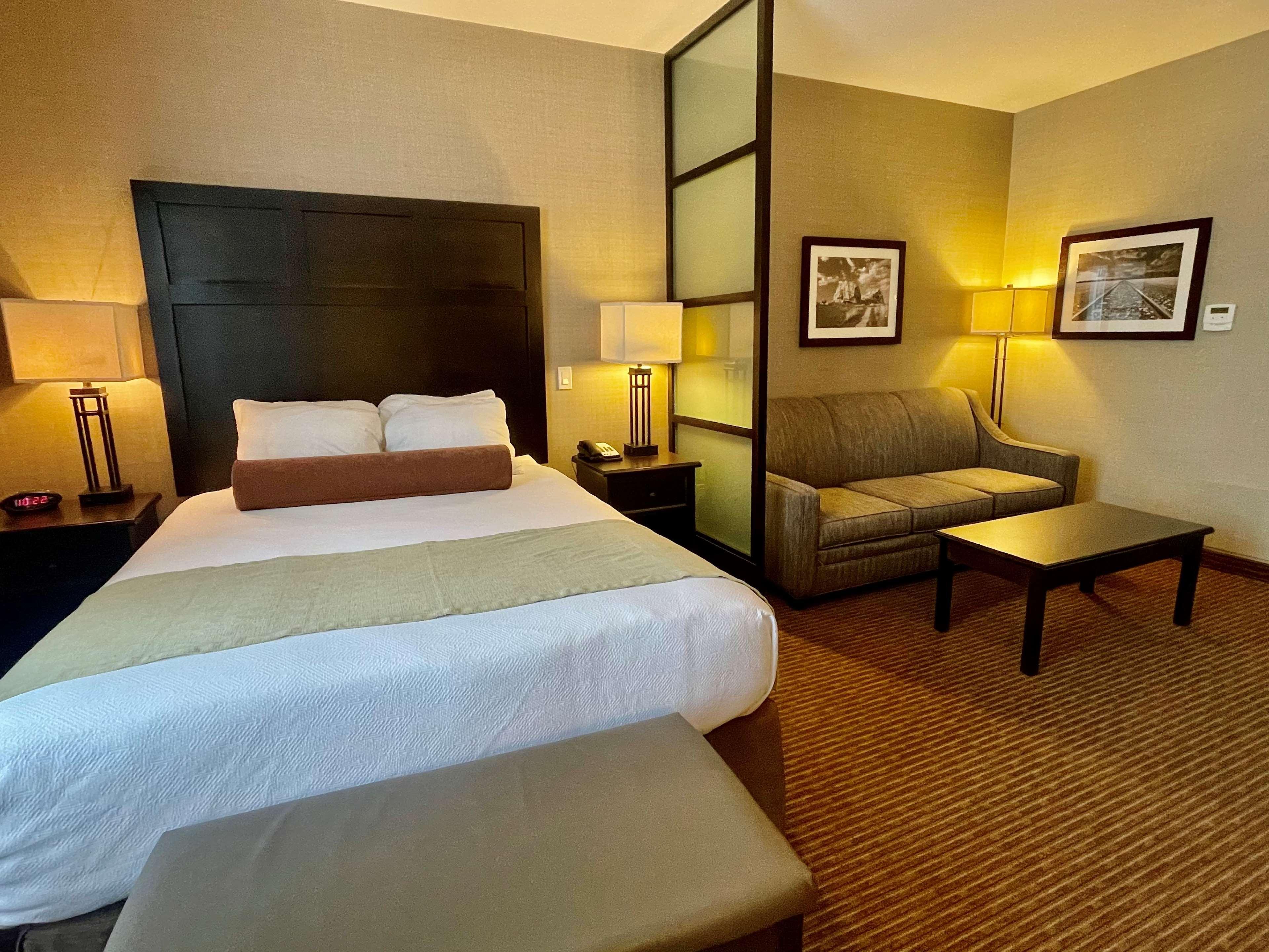 Best Western Plus Okotoks Inn & Suites Exteriér fotografie