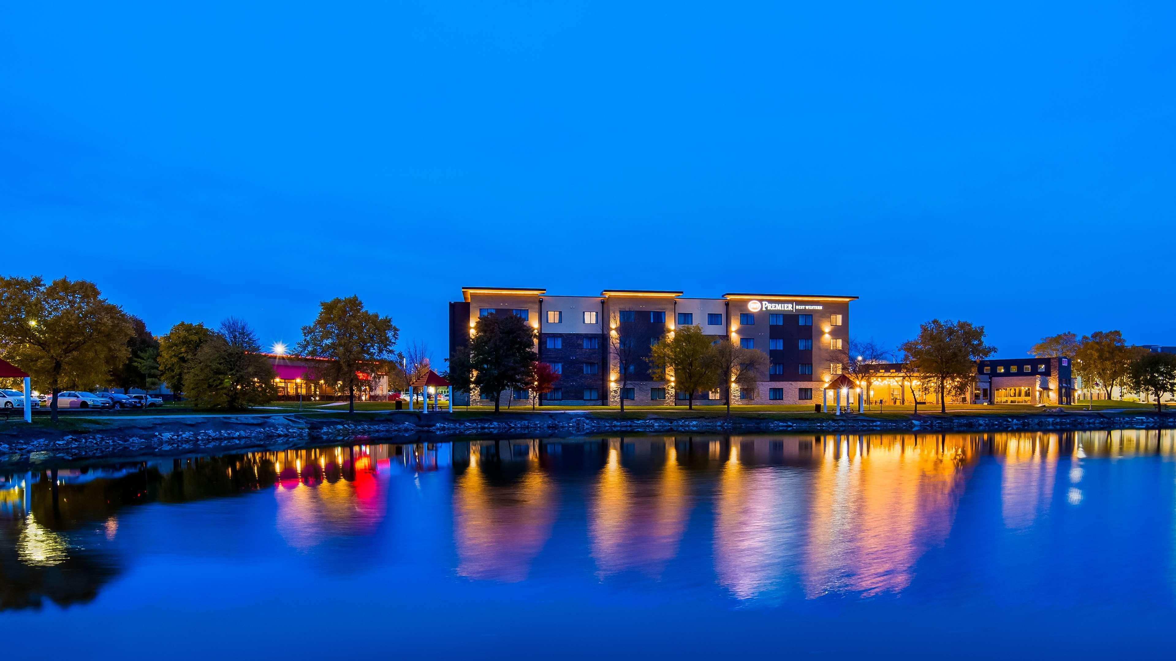 Best Western Plus Okotoks Inn & Suites Exteriér fotografie