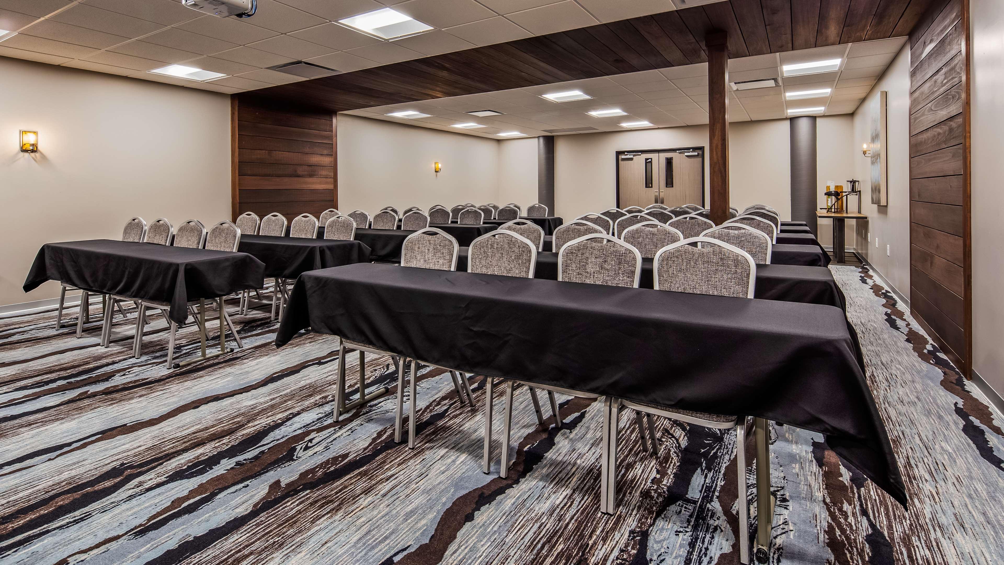 Best Western Plus Okotoks Inn & Suites Exteriér fotografie
