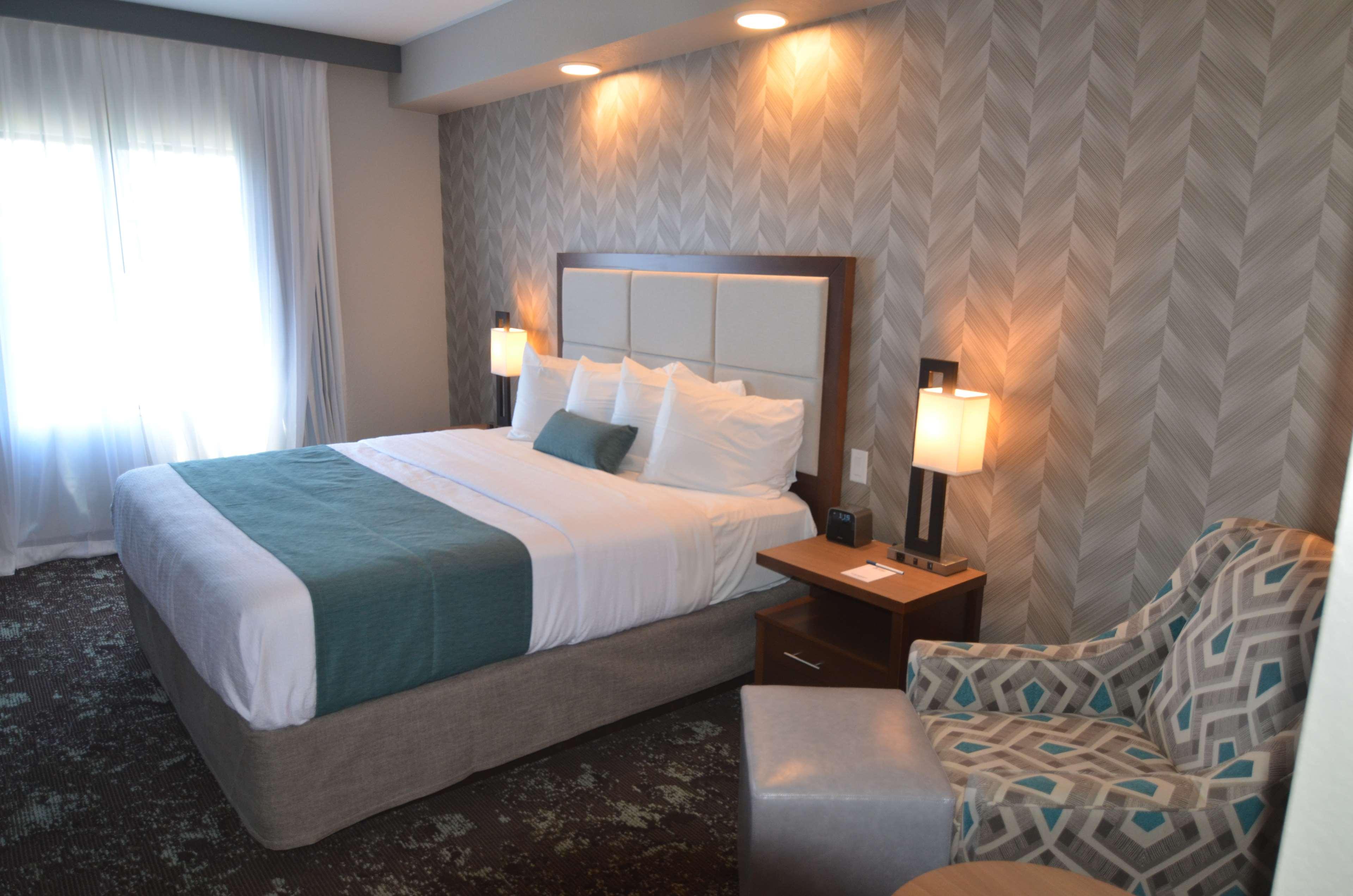Best Western Plus Okotoks Inn & Suites Exteriér fotografie