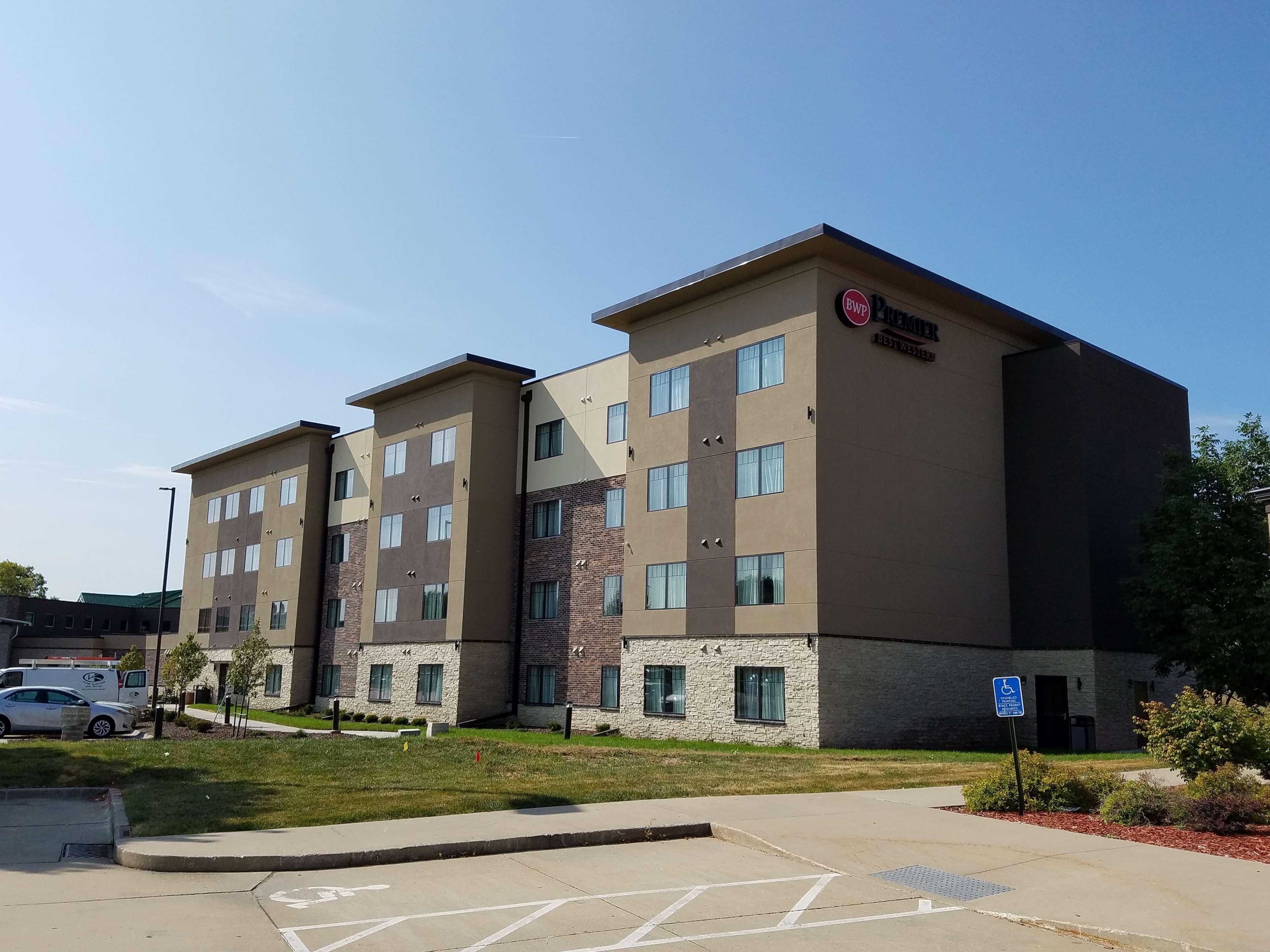 Best Western Plus Okotoks Inn & Suites Exteriér fotografie