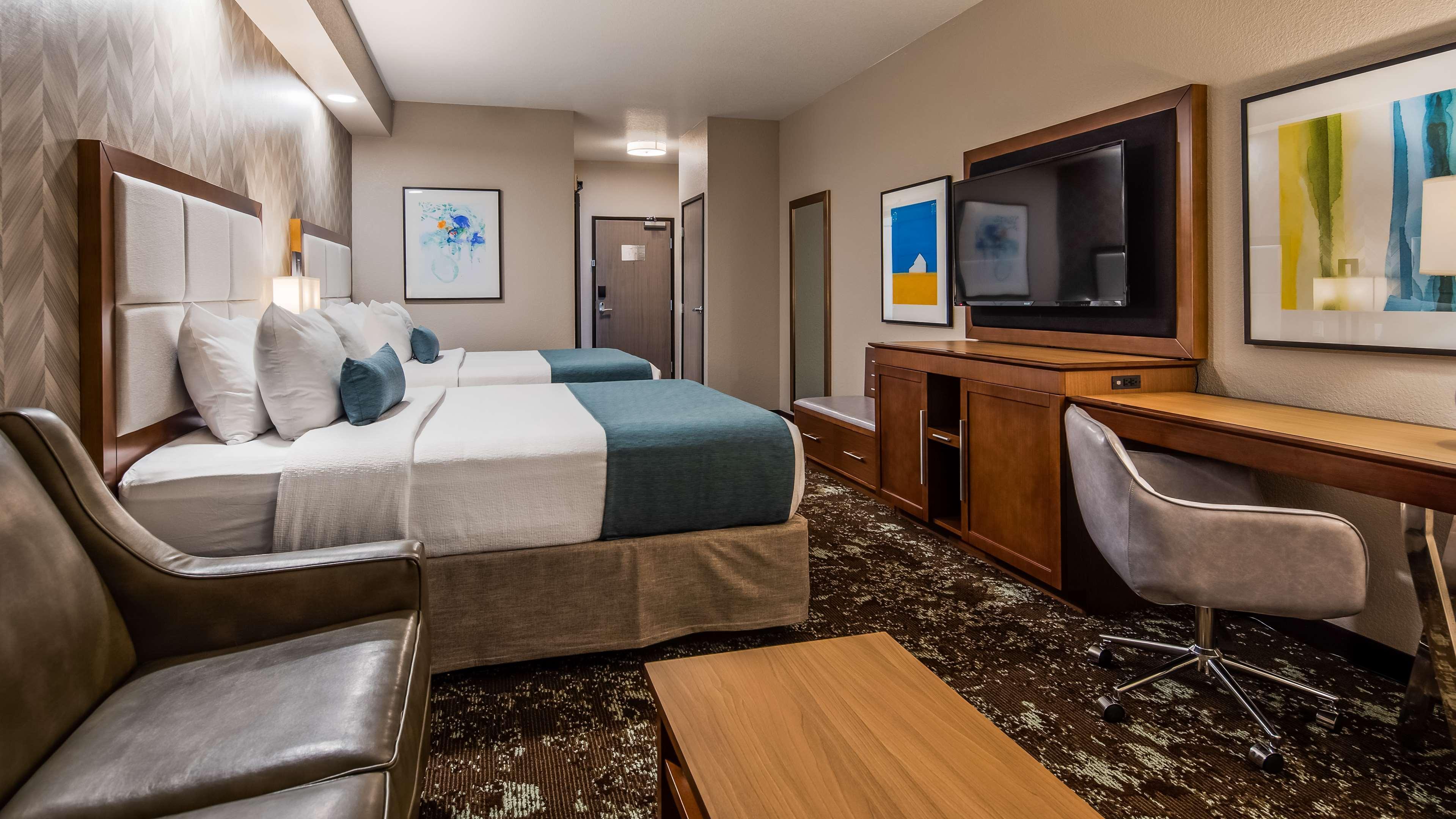 Best Western Plus Okotoks Inn & Suites Exteriér fotografie