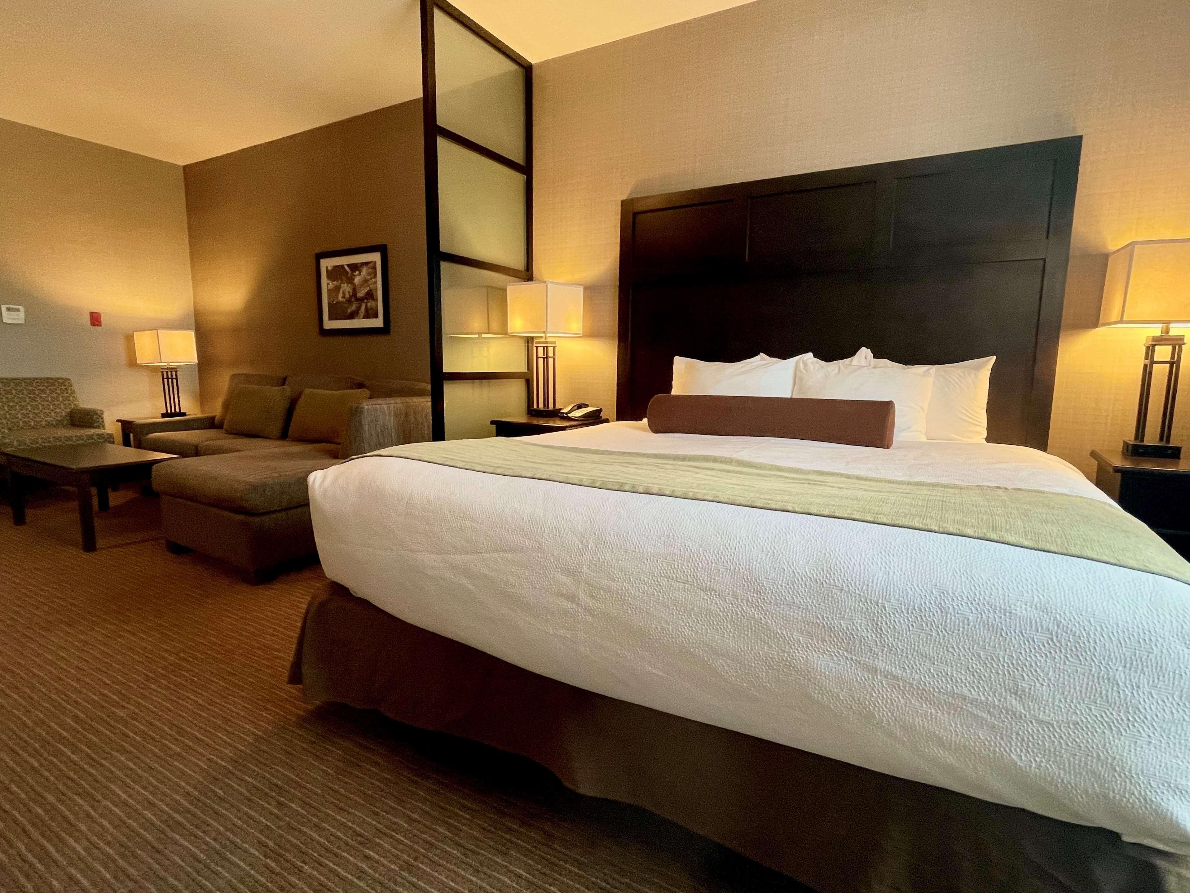 Best Western Plus Okotoks Inn & Suites Exteriér fotografie